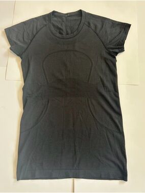 Lululemon Swift Tech Short Sleeve Shirt 2.0, Hip Length, S (6)